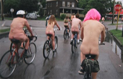 naked folk, biking