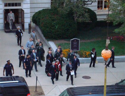 petraeus, leaving the scene